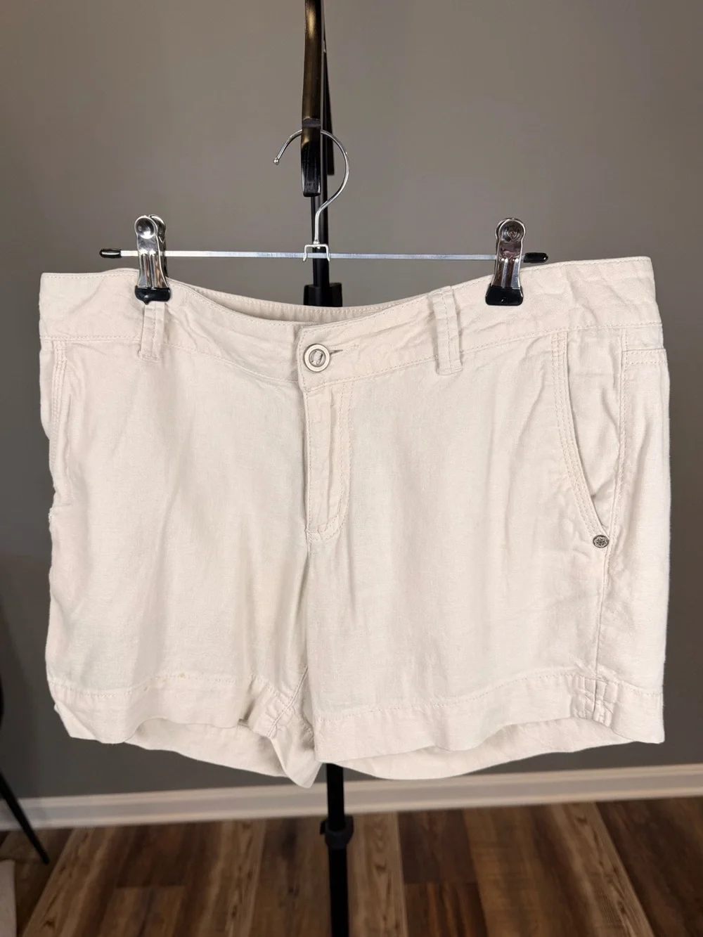 Sonoma Linen Blend Beige Shorts Women’s Size 4 Short Casual Beach Summer Pockets